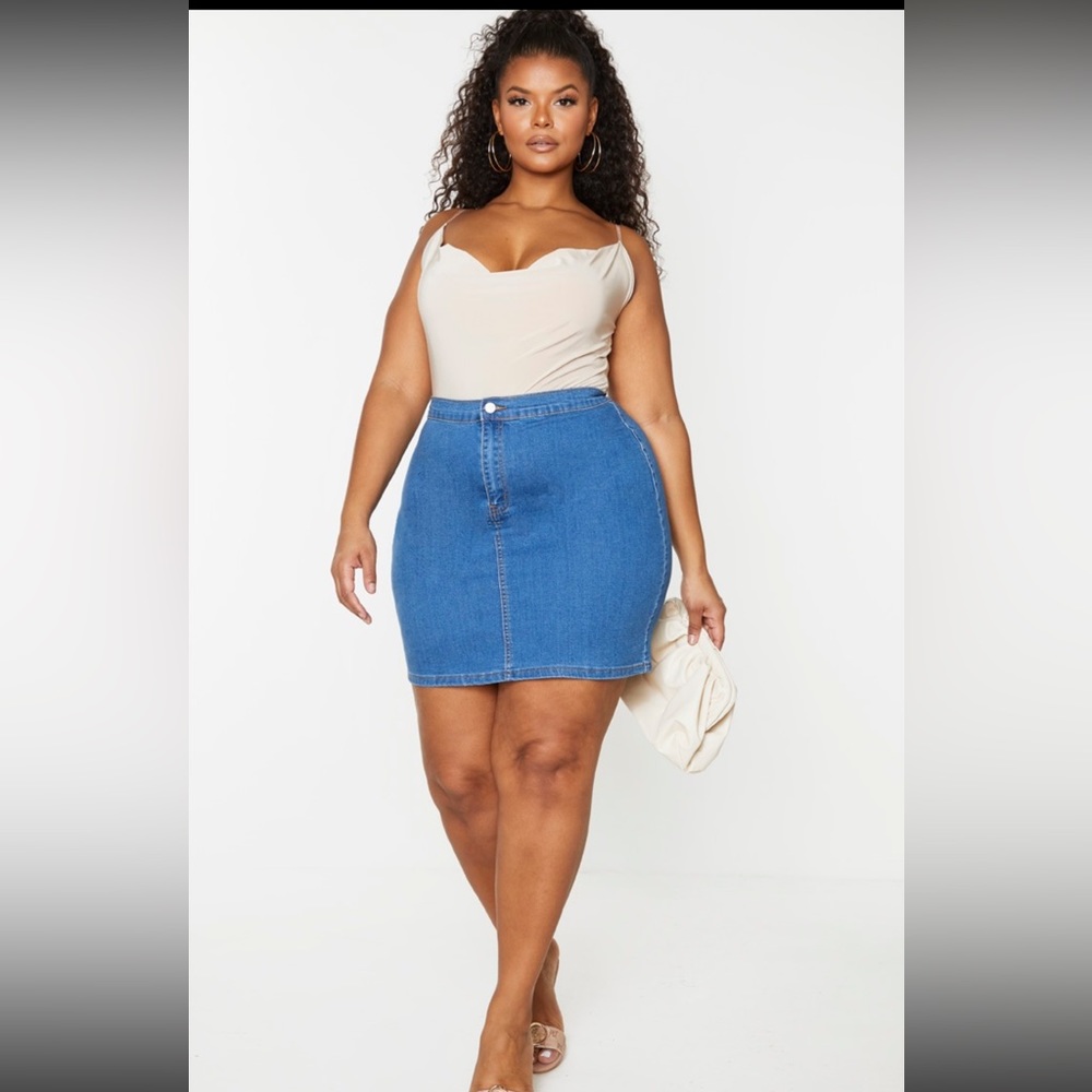💎Pretty Little Thing Plus Mid Blue Wash Disco Fitted Denim Skirt💎